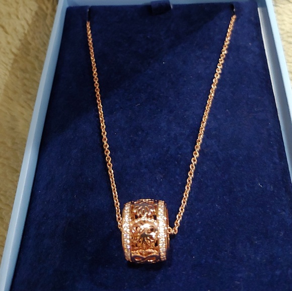 Rose Gold Lotus Necklace - Picture 1 of 2